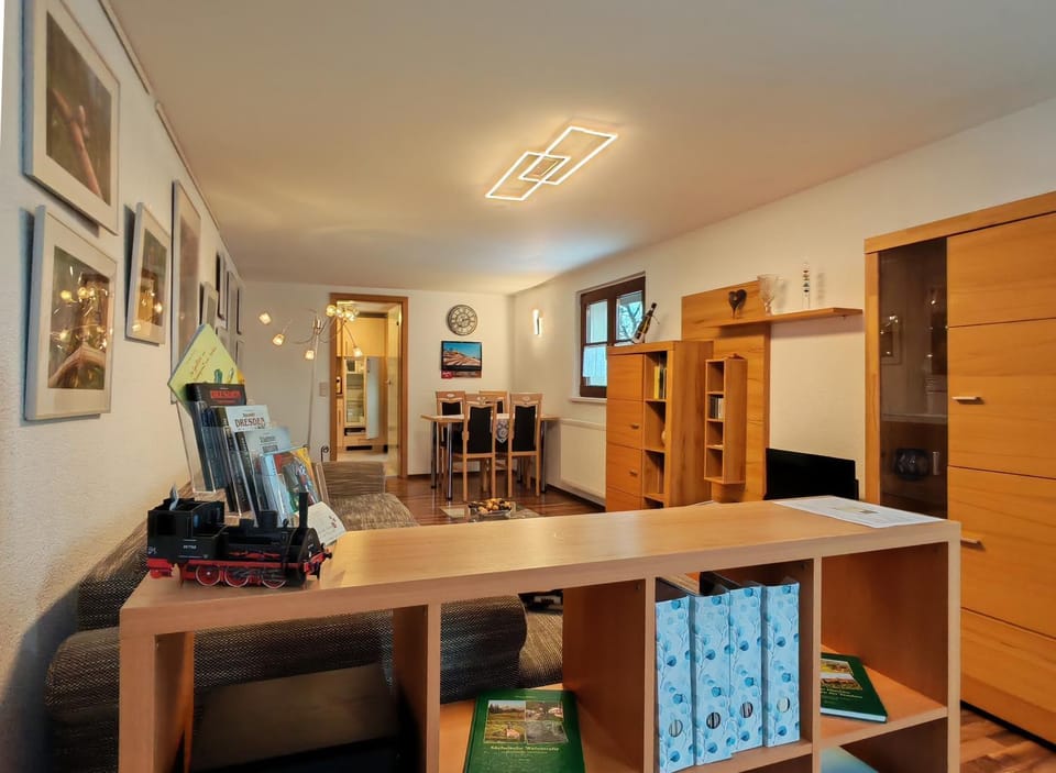 Living room, Seating area, Meals