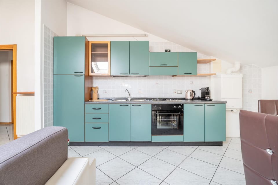 Kitchen or kitchenette, pet friendly, stove