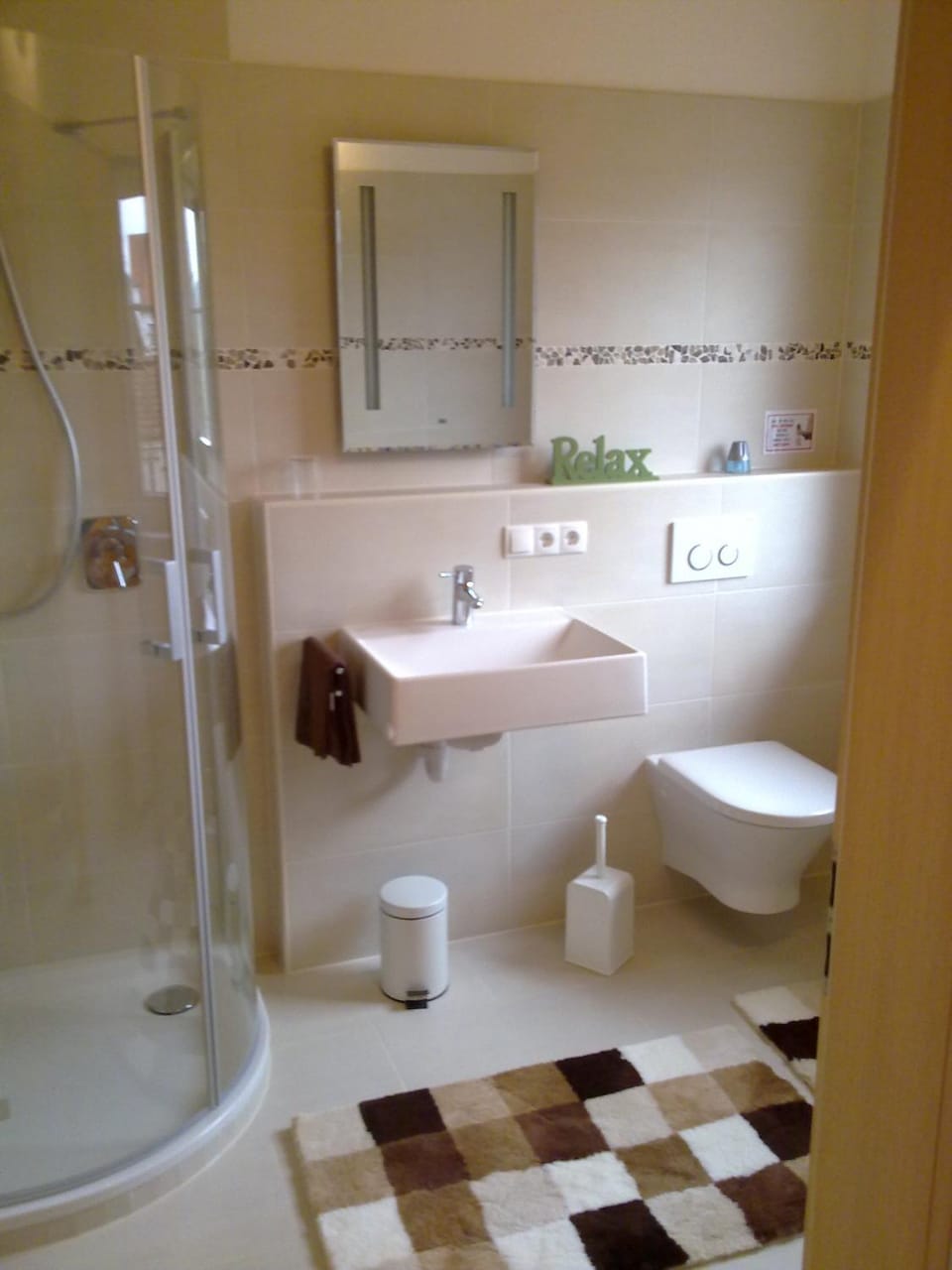 Shower, Toilet, Bathroom, Swimming pool, towels