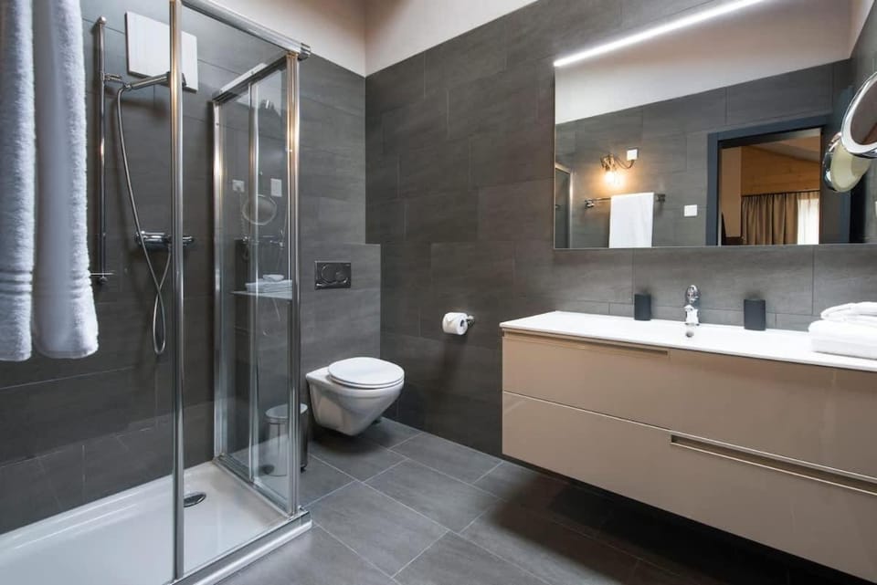 Modernes Apartment, beim Bahnhof by ZermattStays Apartment in Zermatt