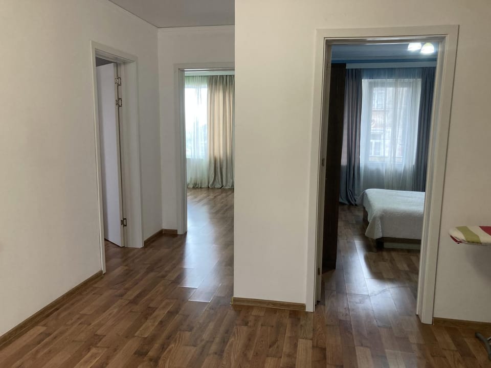 Toilet, Bed, Balcony/Terrace, Balcony/Terrace, Photo of the whole room, Bedroom, Mountain view, Mountain view