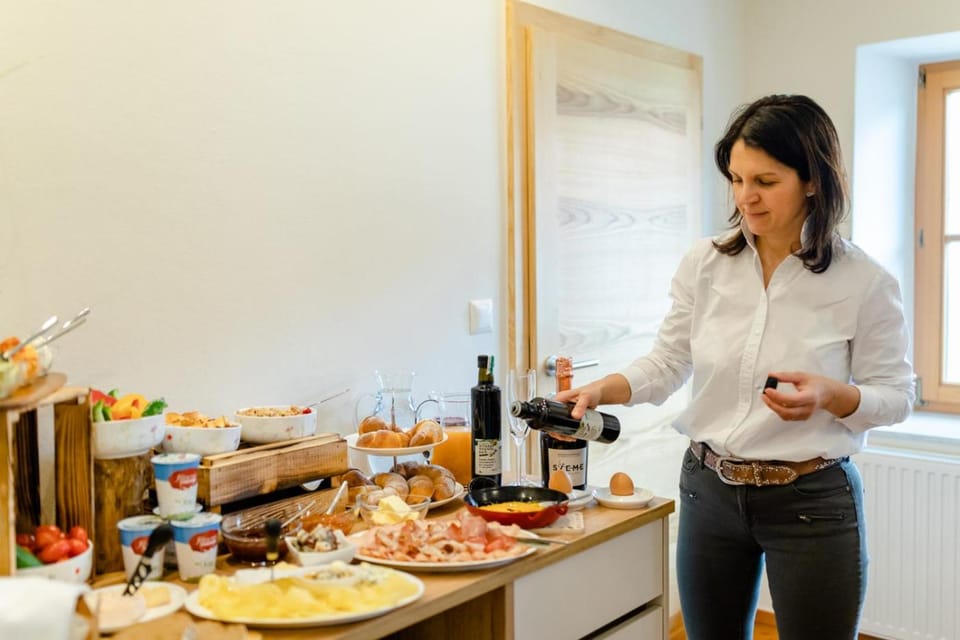 People, Food and drinks, Food