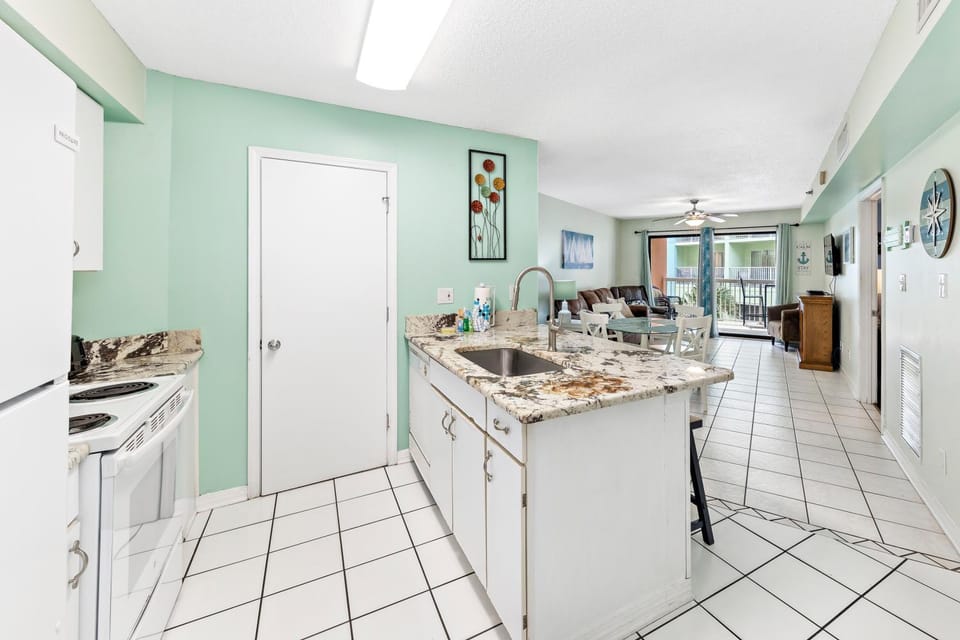 Kitchen or kitchenette