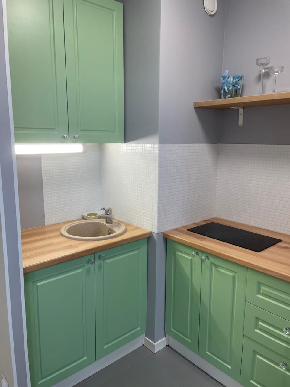 Kitchen or kitchenette