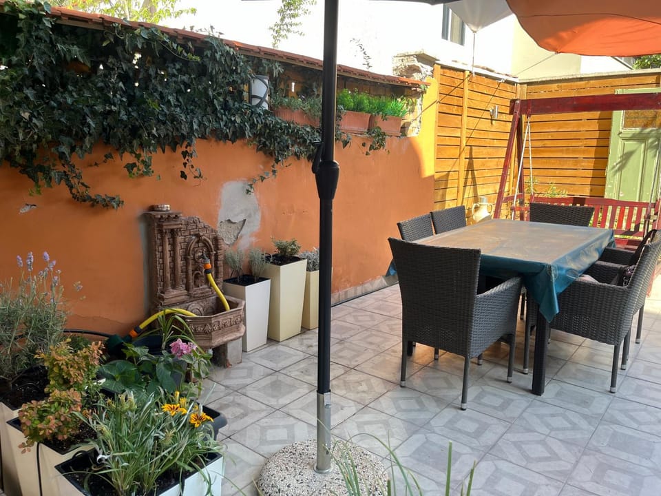 Patio, Garden