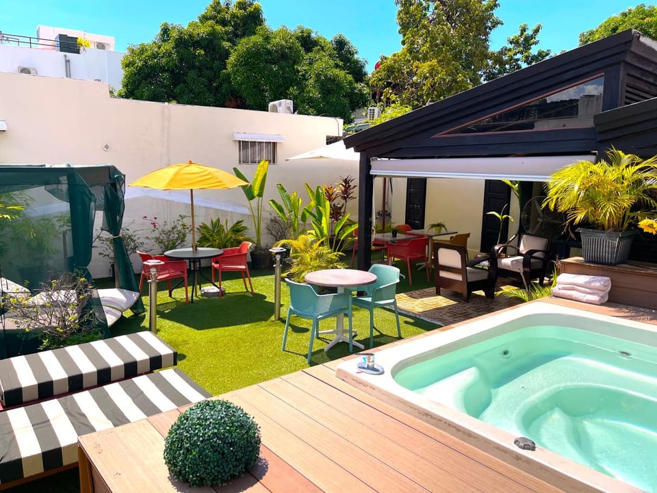 Garden, Hot Tub, Solarium