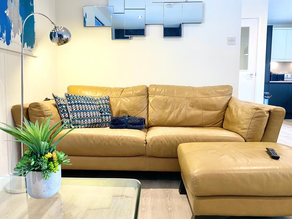 Stylish Central 2 Bedroom Apartment - Free Parking, Free WiFi Apartment in Scotland