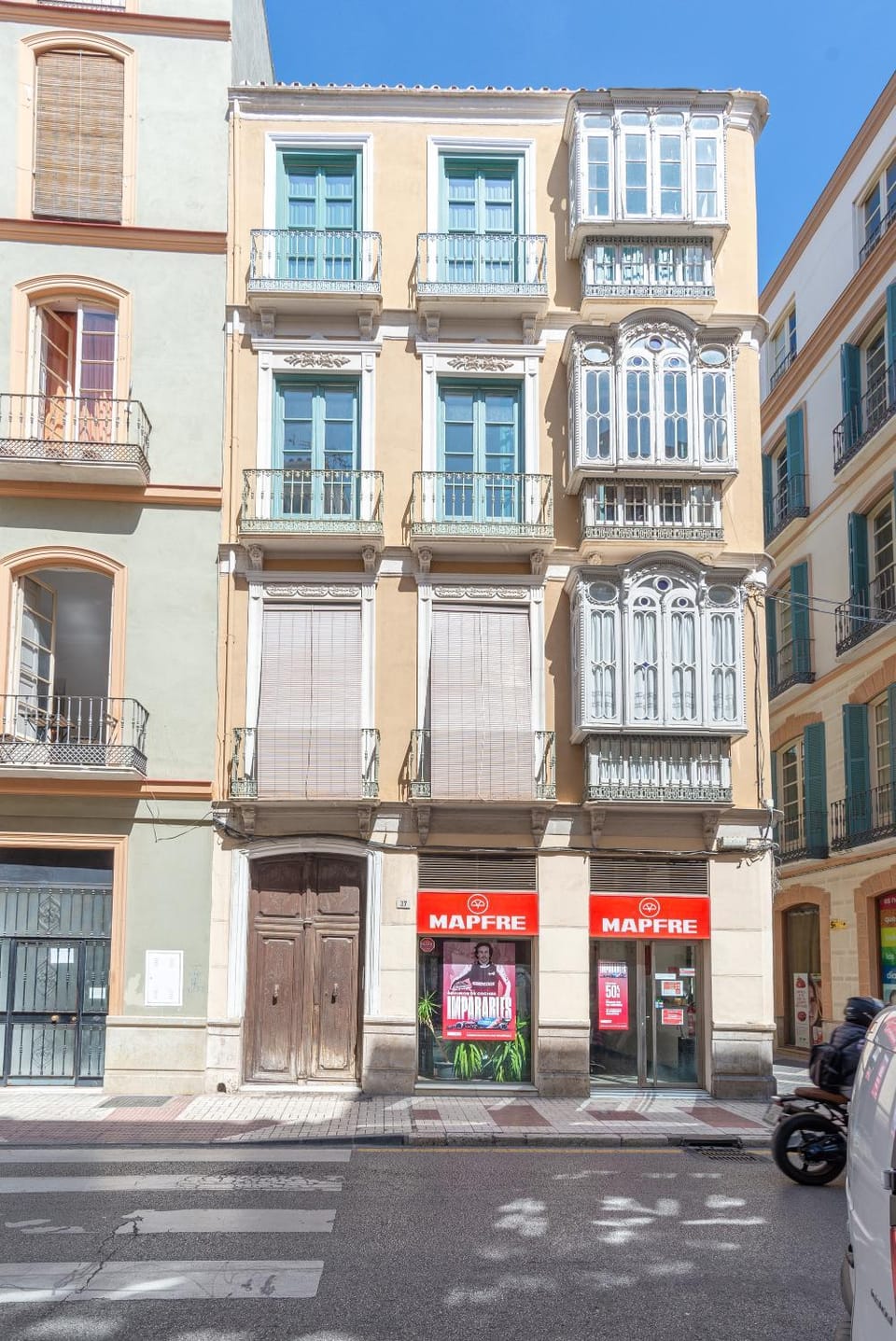 Property building, Facade/entrance