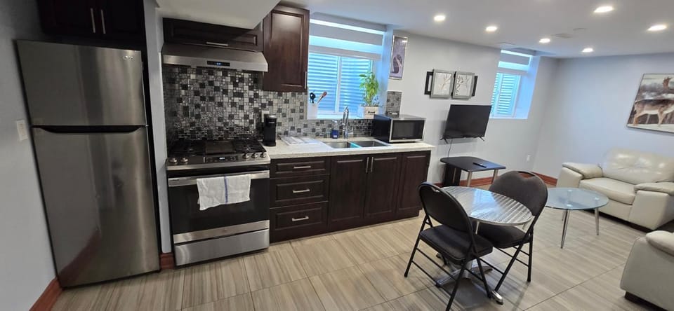 Prestige Accommodation Vacation rental in Ajax