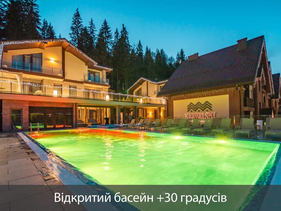 Property building, Pool view