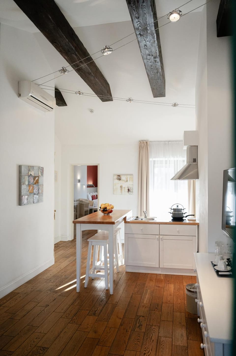 Kitchen or kitchenette, kitchen, air conditioner