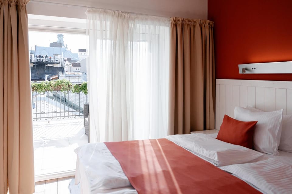 Bed, View (from property/room), Balcony/Terrace, Bedroom, City view