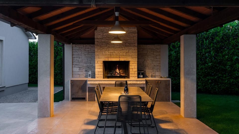 Property building, BBQ facilities, Garden, Balcony/Terrace, Seating area