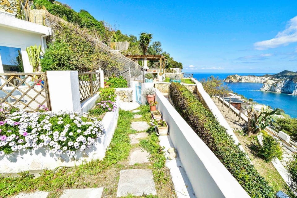 Garden view, Sea view