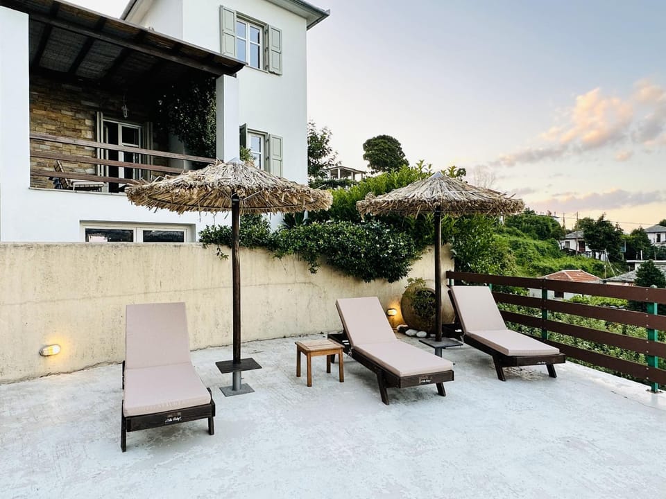 Property building, Summer, Swimming pool