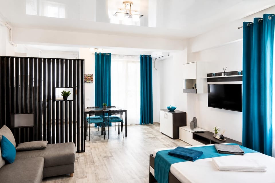 TV and multimedia, Living room, Dining area, Bedroom