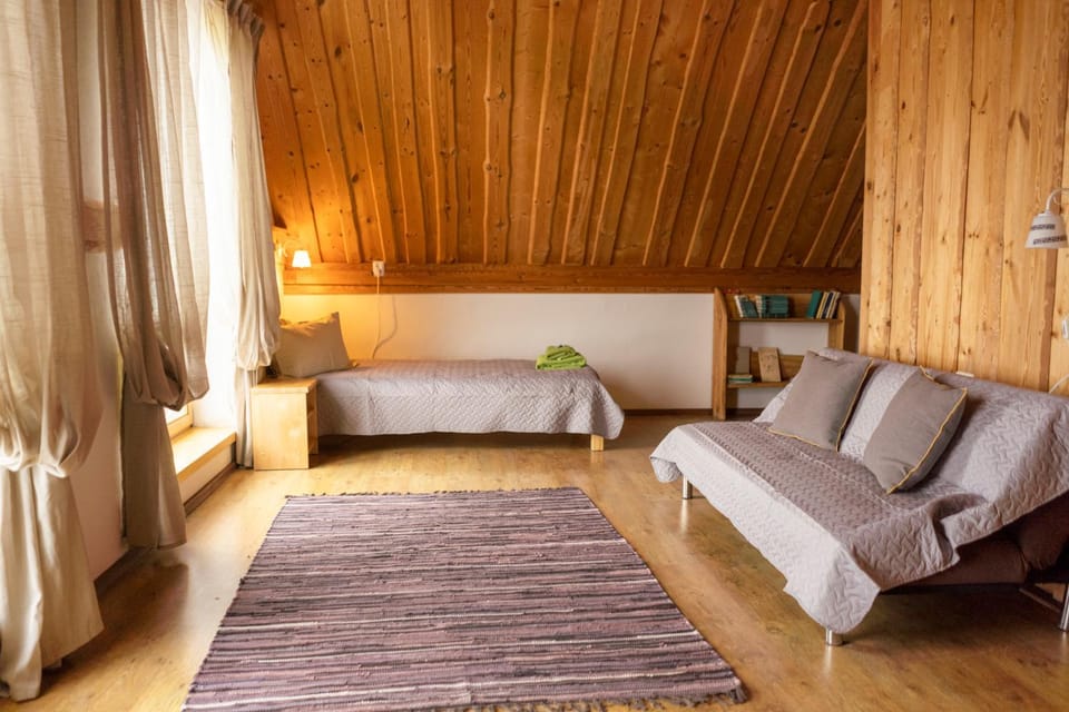 Bed, Seating area, Bedroom