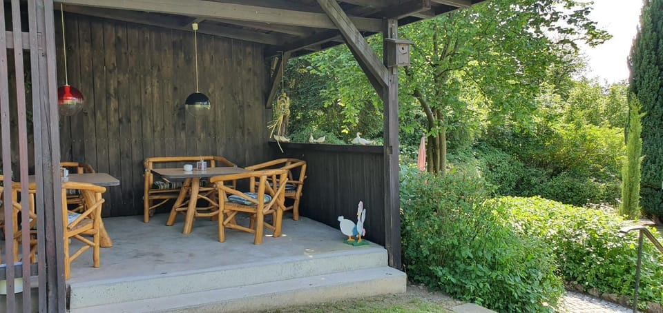 Garden, Dining area