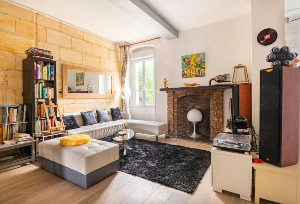 Living room, Internal: Not applicable to any particular room