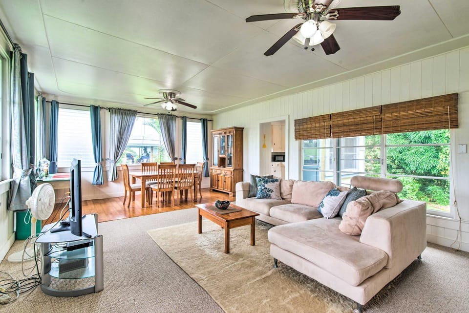 Hilo Home Base - 3 Miles to State Park & Beach! House in Hilo