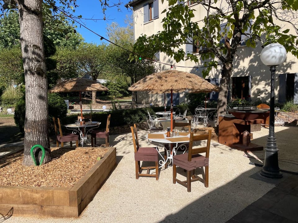 Patio, Restaurant/places to eat, Spring