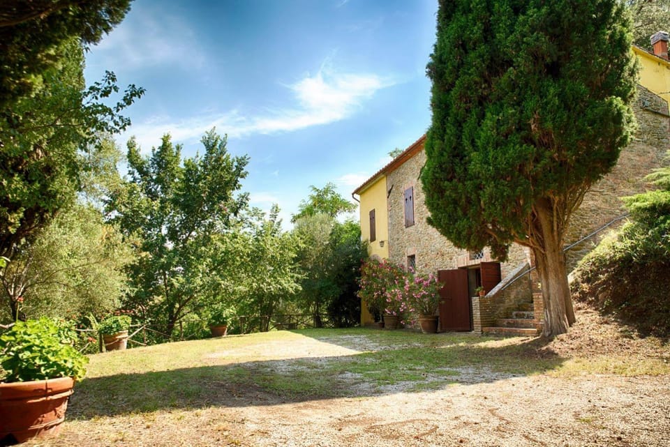 Tenuta di Caiolo Farm Stay in Umbria