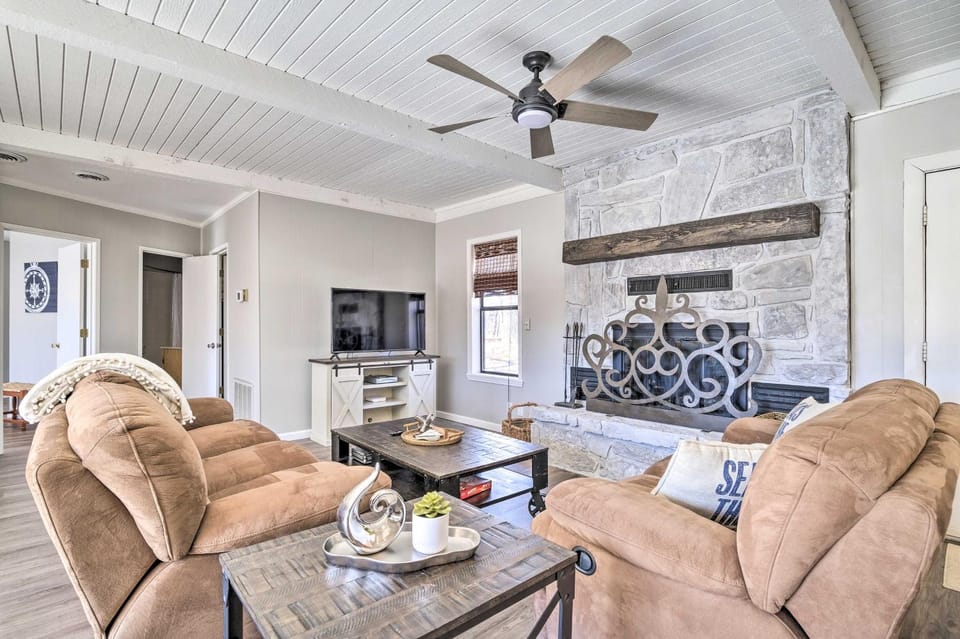 Dock + Lake Access! Updated Cottage in Afton House in Ozark Mountains