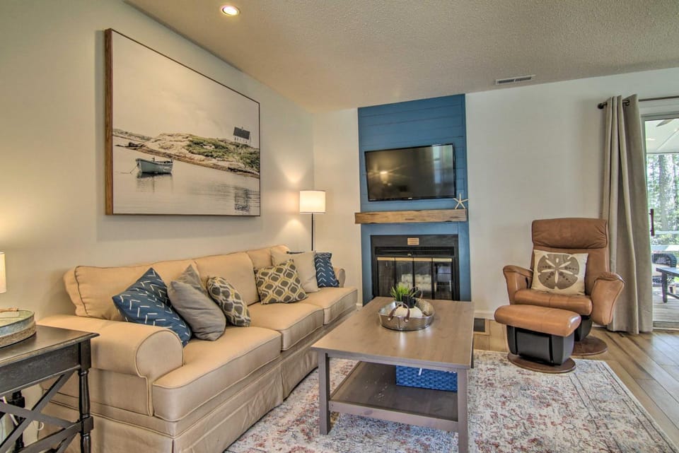 Cozy Family Townhome: 1 Mi to Bethany’s Boardwalk House in Bethany Beach