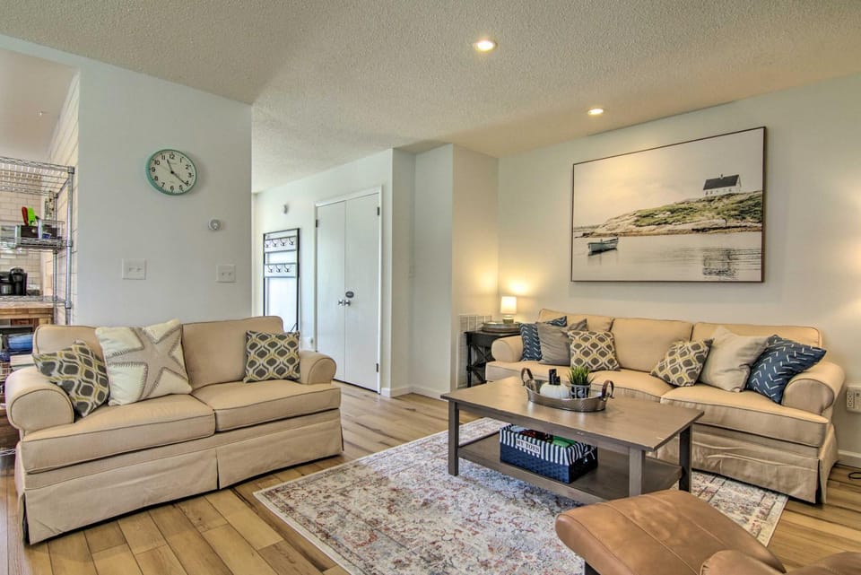 Cozy Family Townhome: 1 Mi to Bethany’s Boardwalk House in Bethany Beach