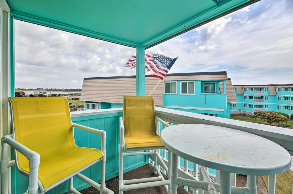Beachfront Condo w/ Boardwalk & Pool Access! House in Atlantic Beach