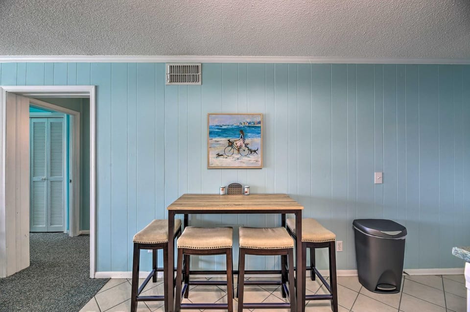 Beachfront Condo w/ Boardwalk & Pool Access! House in Atlantic Beach