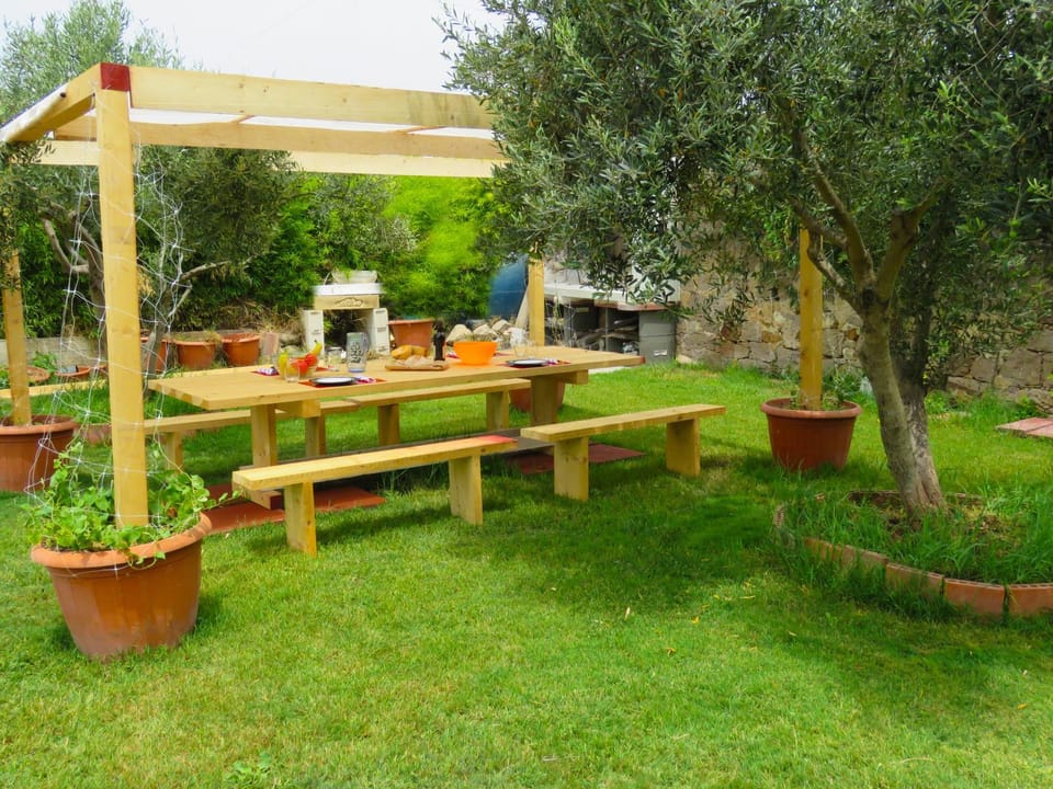 Property building, BBQ facilities, Garden