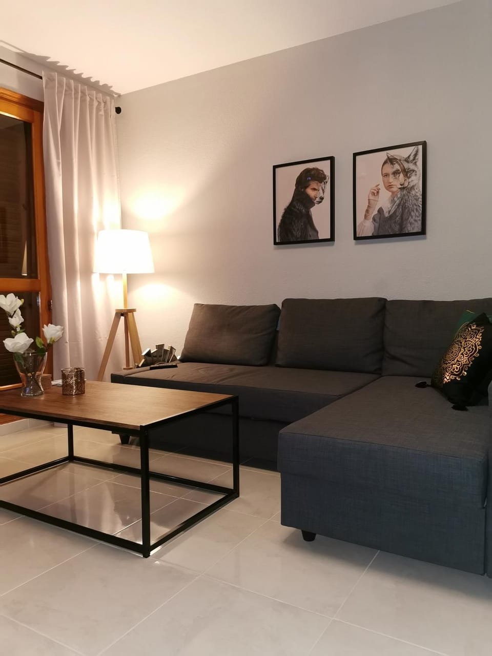 Living room, Seating area