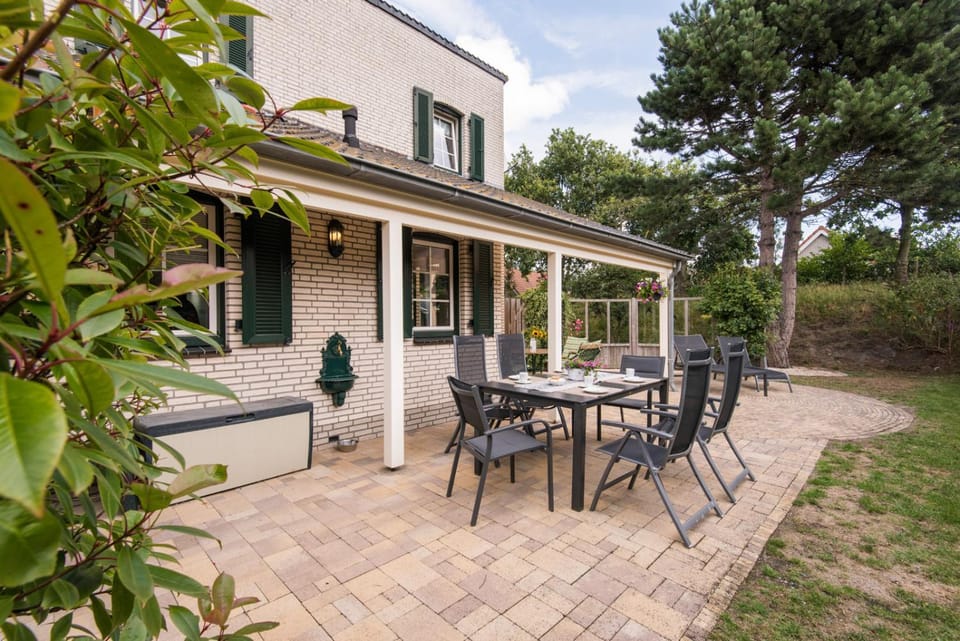 Patio, Garden, Dining area