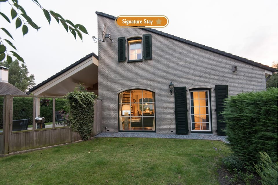 Property building, Garden, Garden view