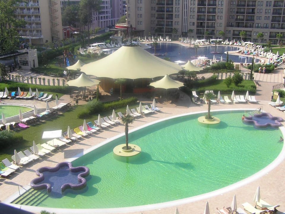 Swimming pool
