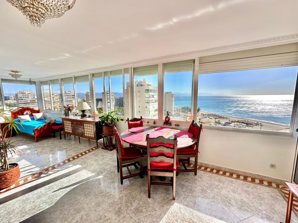 Natural landscape, View (from property/room), Balcony/Terrace, Dining area, Sea view