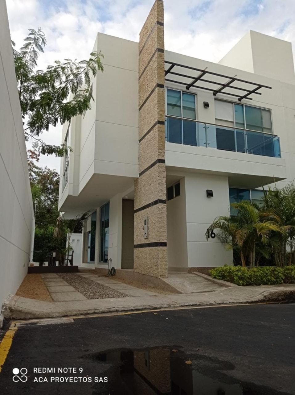 Property building, Facade/entrance