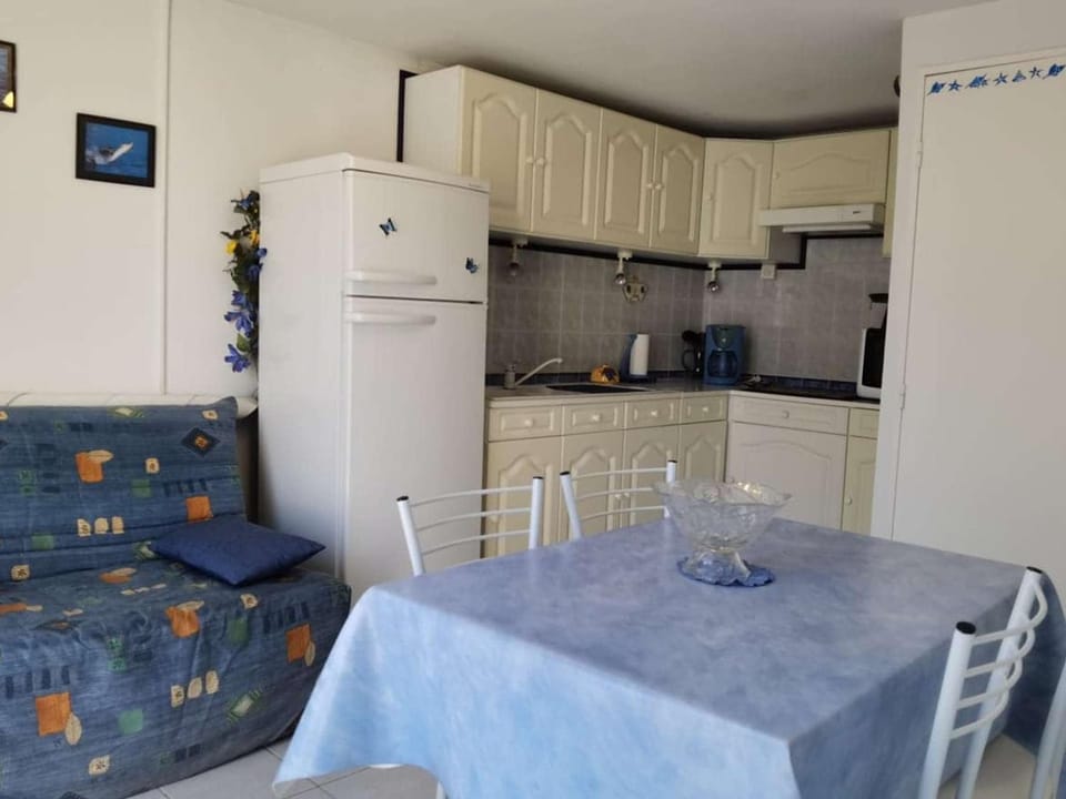 Maison 3 pièces, 5 couchages avec terrasse et piscine, parking privé, à Marseillan - FR-1-326-705 House in Marseillan