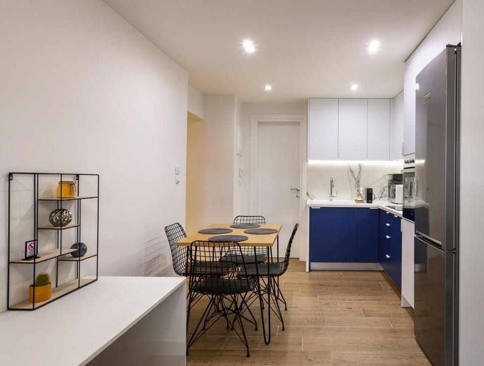 Toilet, Coffee/tea facilities, Dining area