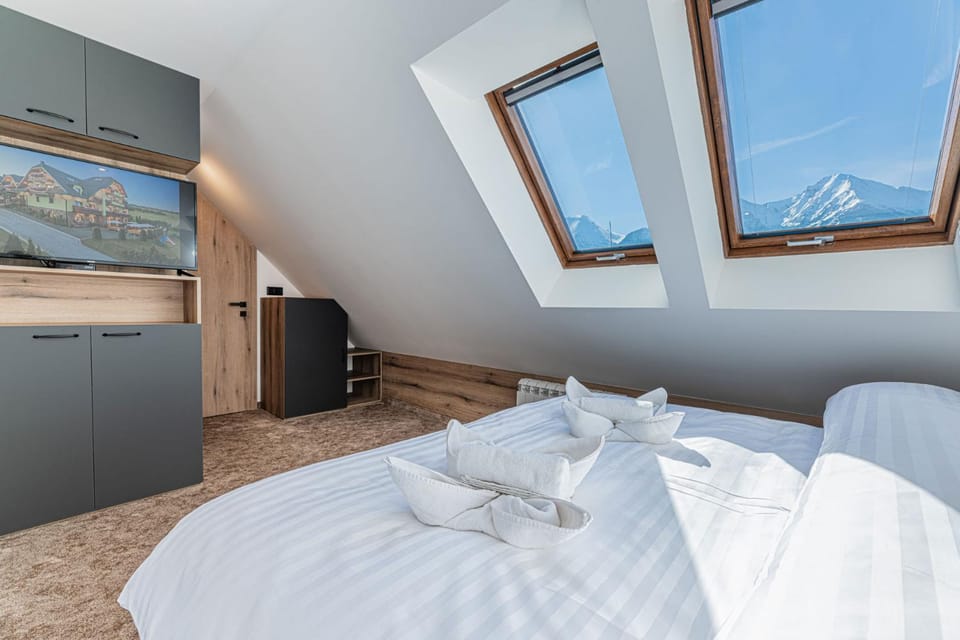 Ski School, Skiing, TV and multimedia, Coffee/tea facilities, View (from property/room), Photo of the whole room, Bedroom, internet, towels