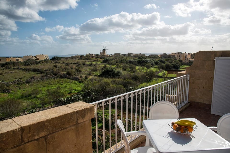 BBQ facilities, Balcony/Terrace, Pool view, Sea view