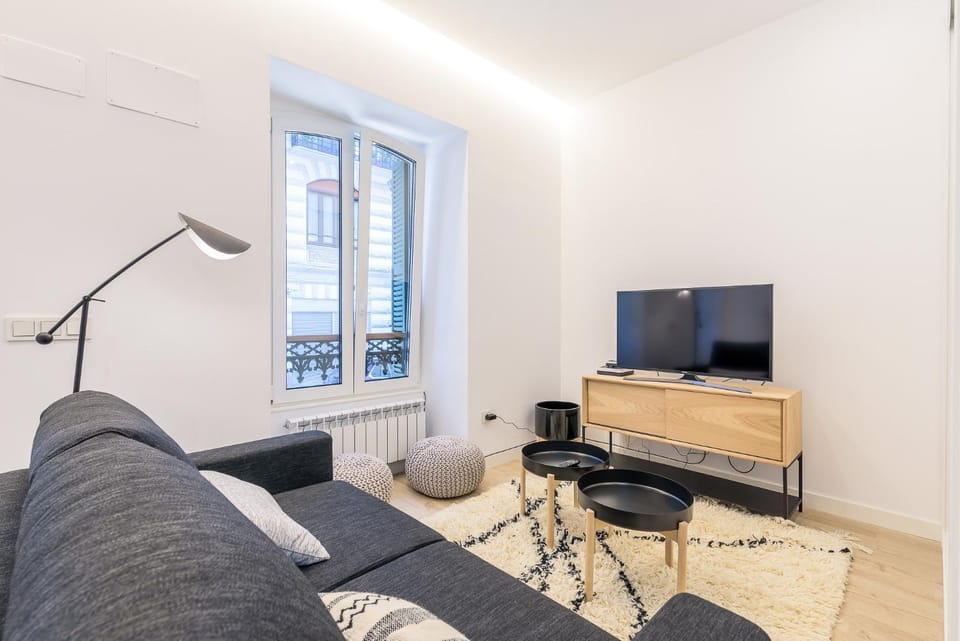 Communal lounge/ TV room, Living room