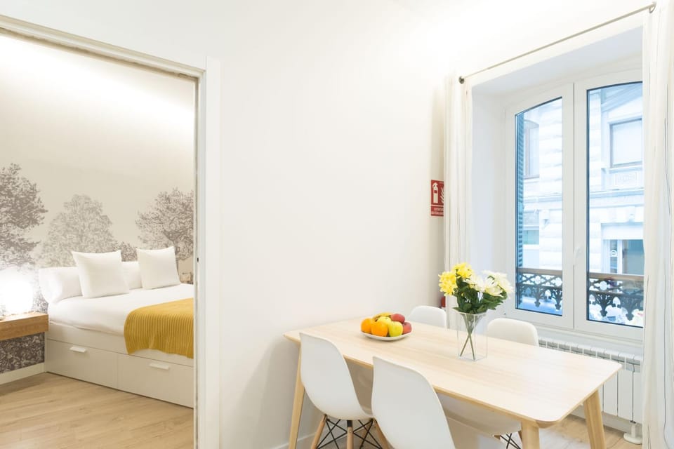 Dining area, Bedroom