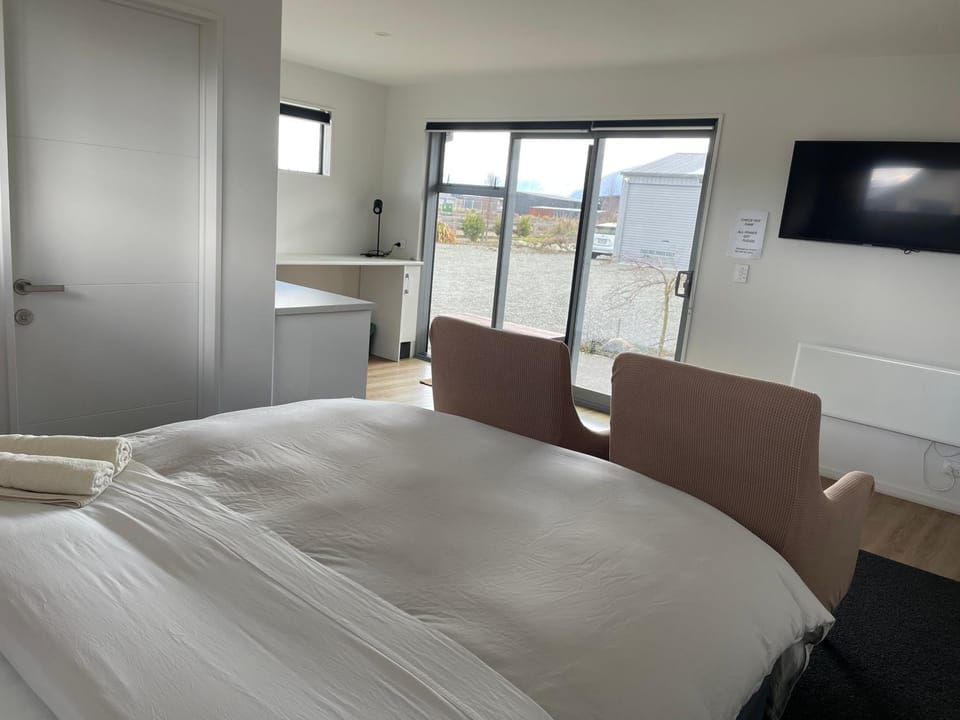 Stylish Space Capsule hotel in Twizel
