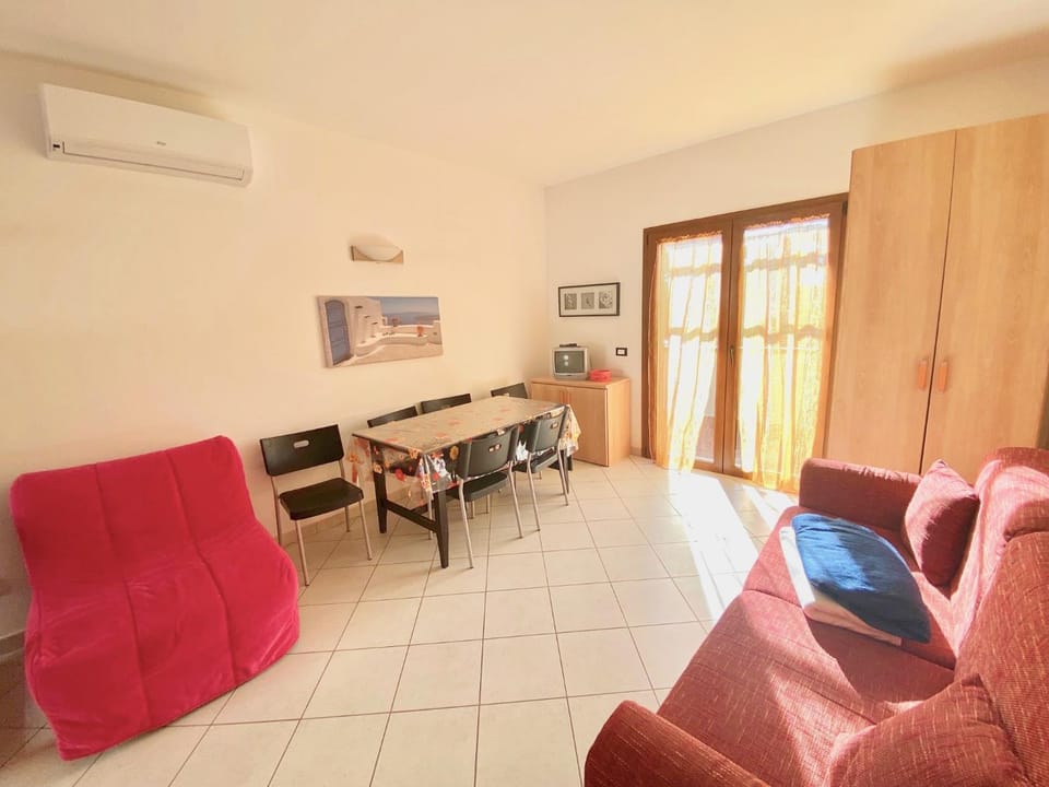 Living room, air conditioner