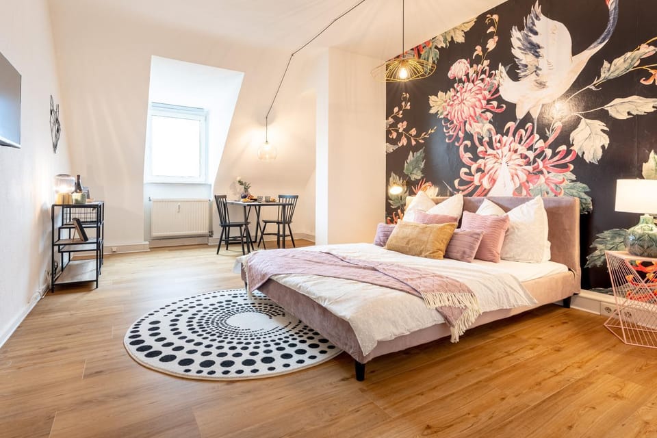 Photo of the whole room, Bedroom