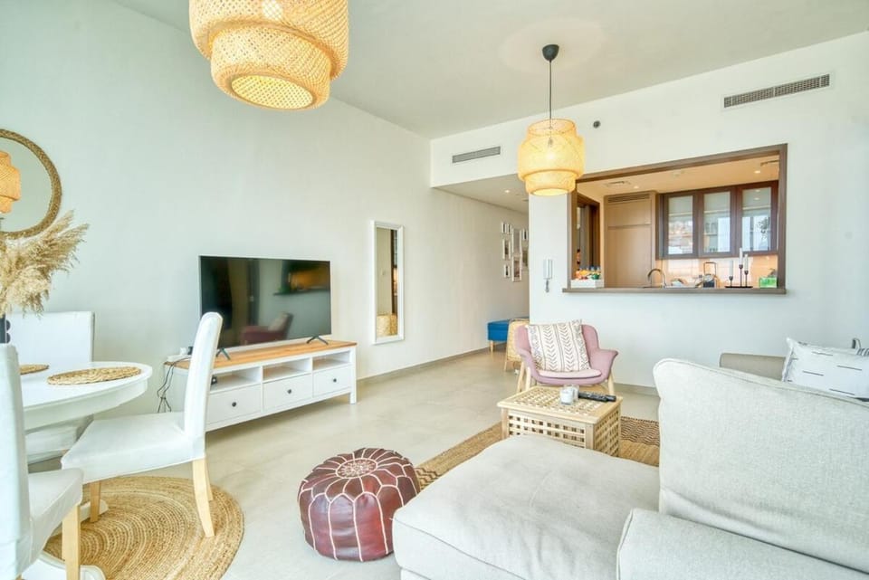 Boho-Chic Cosy 1BR, minutes to Burj Khalifa Apartment in Dubai