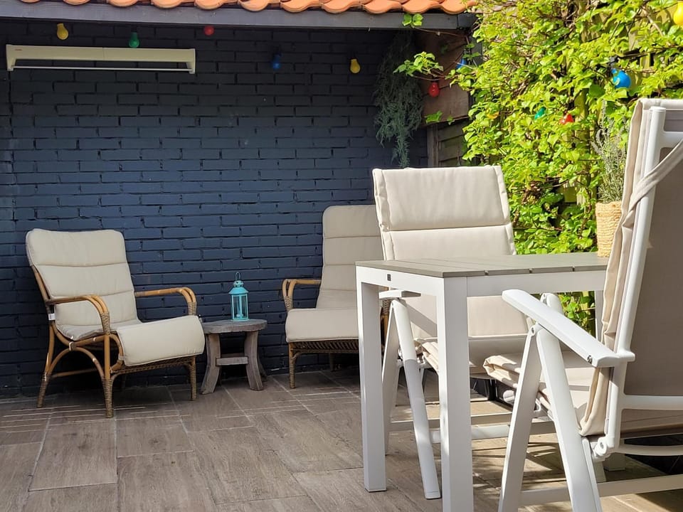 Tiny Villa de Haas luxe studio met heerlijk terras en Infraroodsauna Apartment in Egmond aan Zee