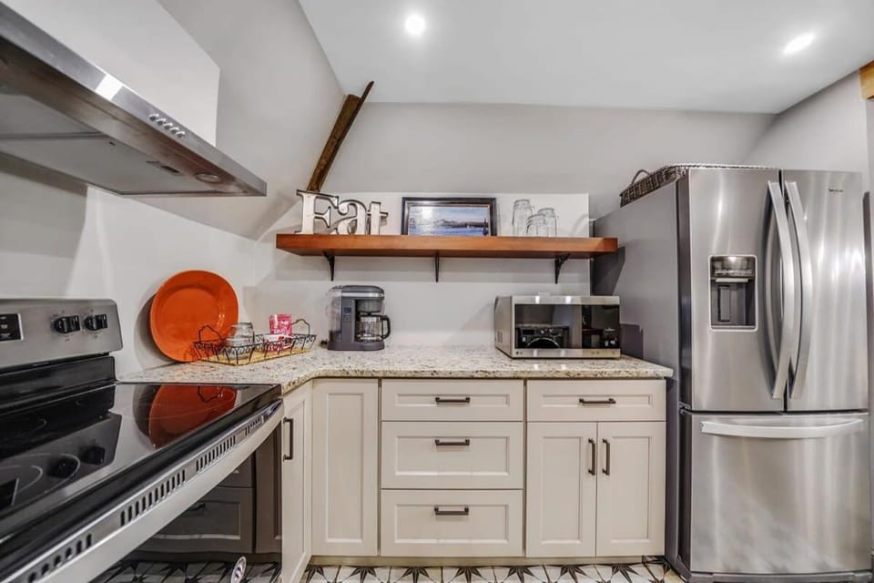 Luxury Loft in Historic Carriage House Apartment in Kennett Square